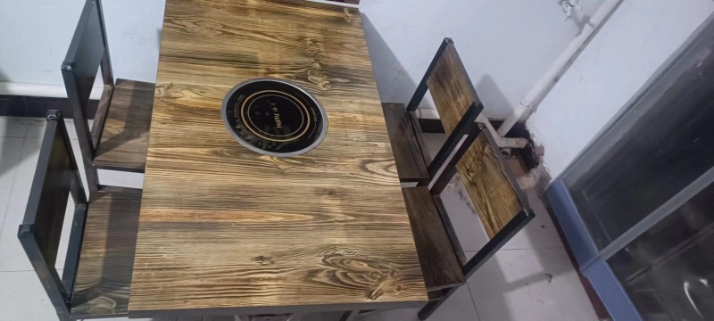 小店停业变卖用具
东西用了一年多一点
各种用具都是九成新
地址：西阳城（第 8 张）