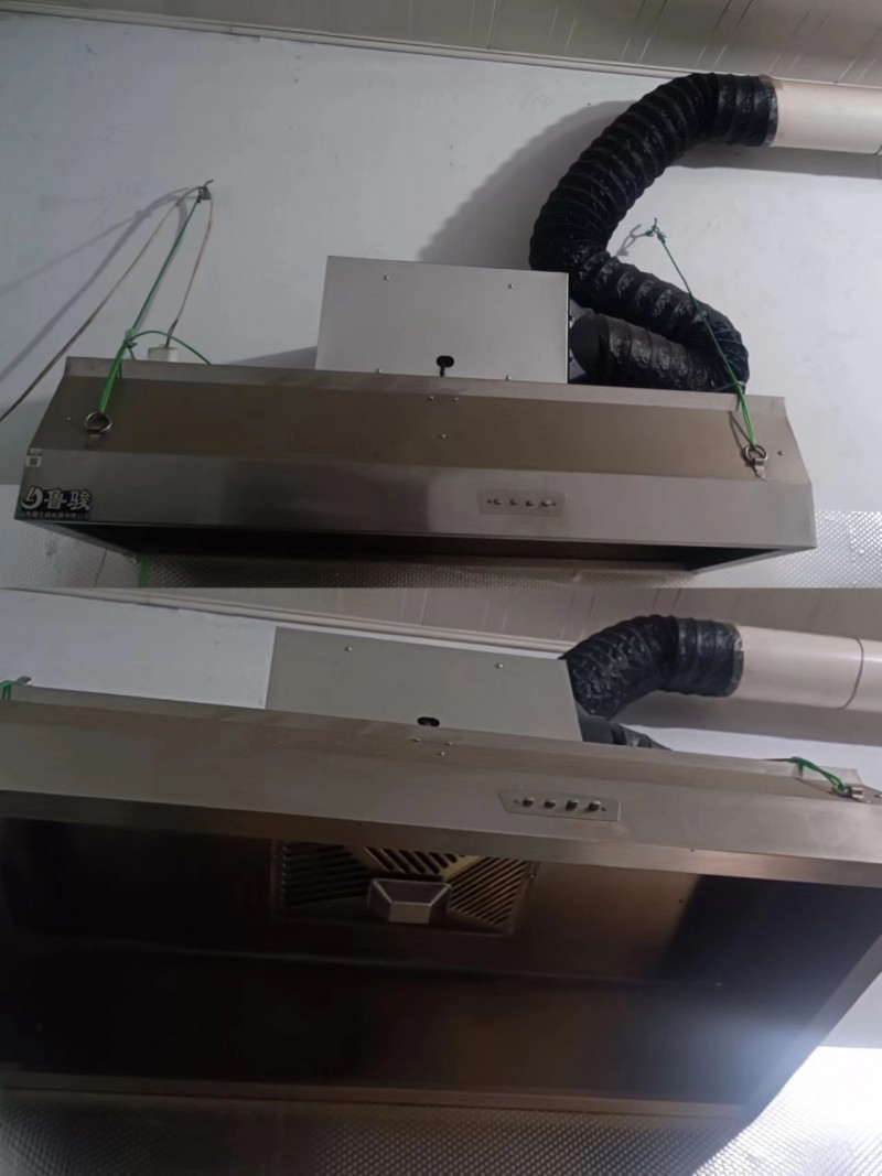 小店停业变卖用具
东西用了一年多一点
各种用具都是九成新
地址：西阳城（第 9 张）