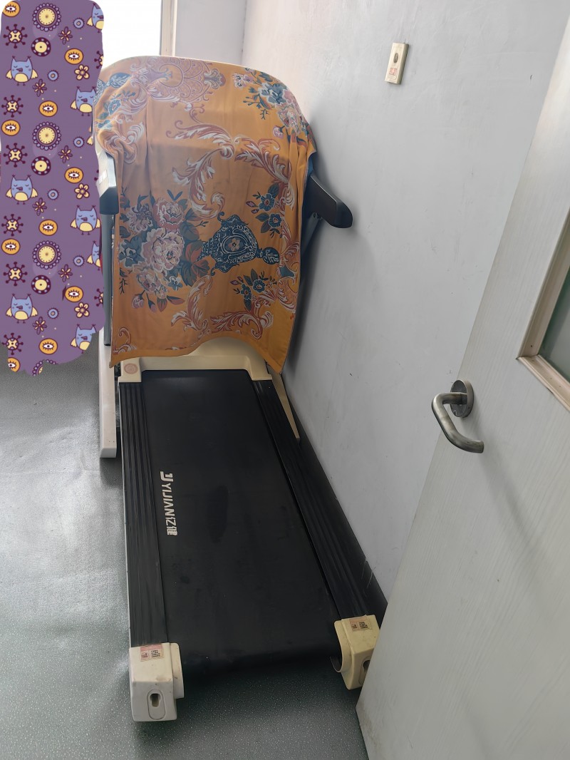 出售：品牌跑步机  
买的的时候2000多 正规平台购买
买回来几天没有跑 （第 1 张）