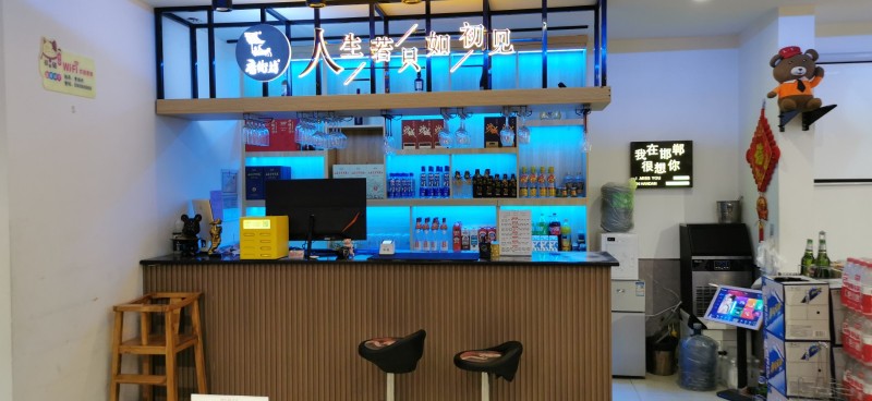 火锅店转让面积290平，共三层周边成熟社区多，入住率高，客流量大，停车方便，精装（第 2 张）