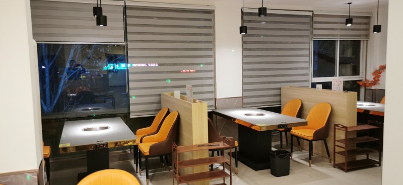 火锅店转让面积290平，共三层周边成熟社区多，入住率高，客流量大，停车方便，精装（第 3 张）