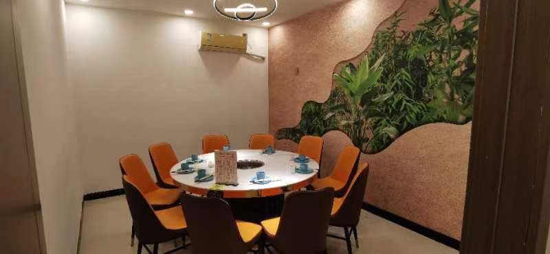火锅店转让面积290平，共三层周边成熟社区多，入住率高，客流量大，停车方便，精装（第 4 张）