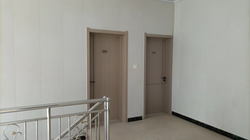 马上腾出两间公寓，有需要的人联系我！！
菜市街东段，海明亚小区往东300米，路（第 4 张）
