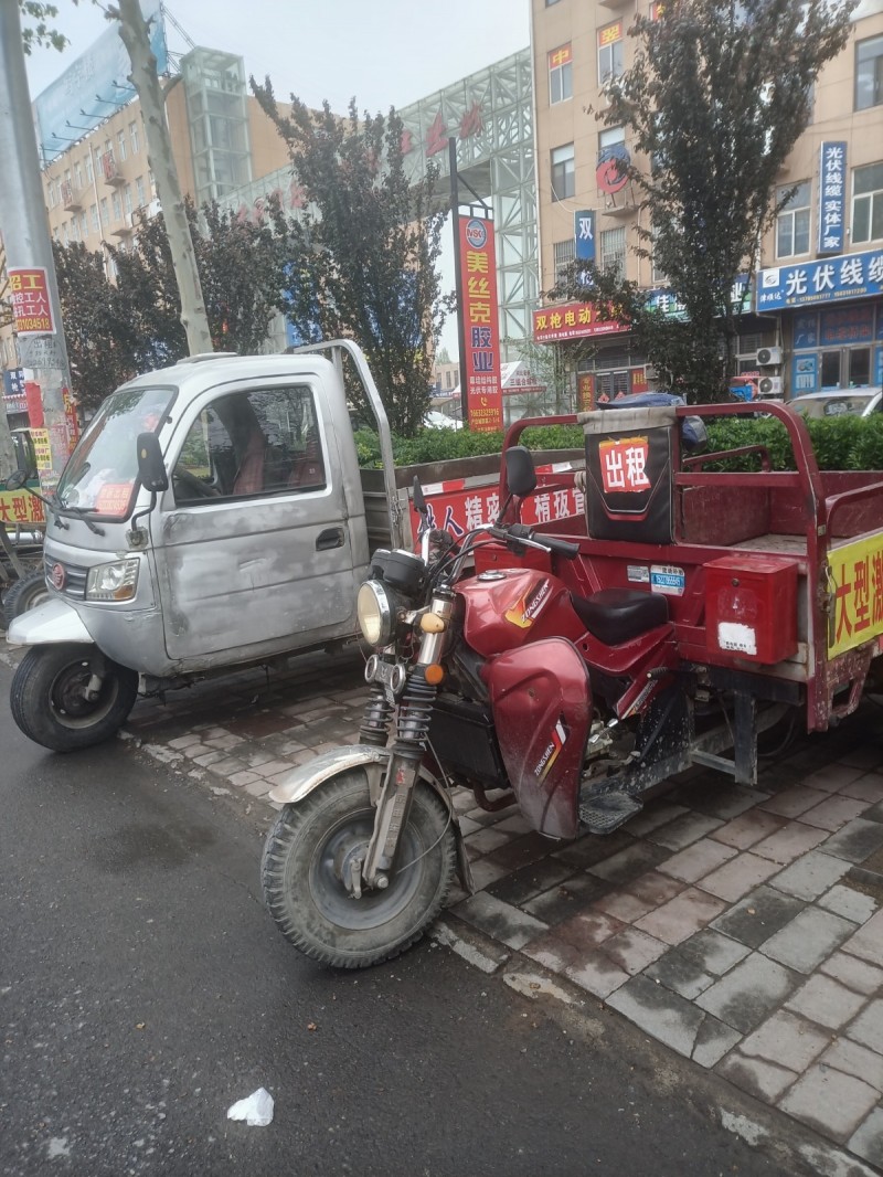 老胡出租车三轮车在河北铺市场附近（第 1 张）
