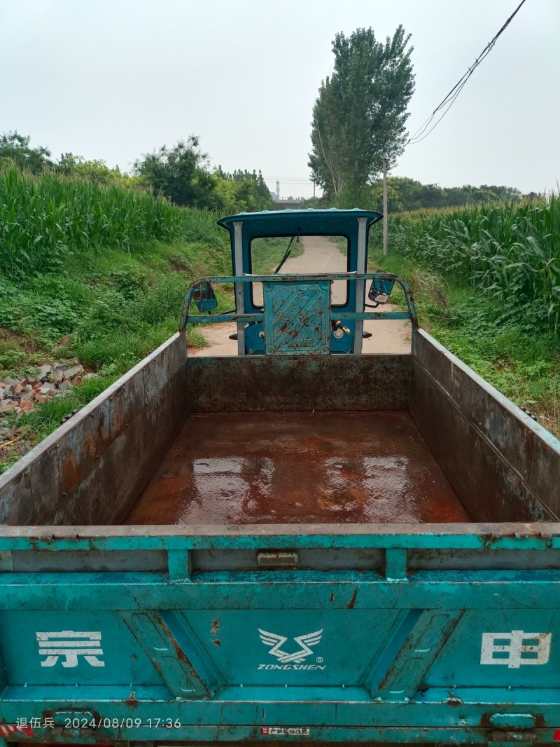 宗申电动自卸三轮车，买了两年，电瓶丢了，4200刚买的6块90斤水电瓶，1米35（第 5 张）