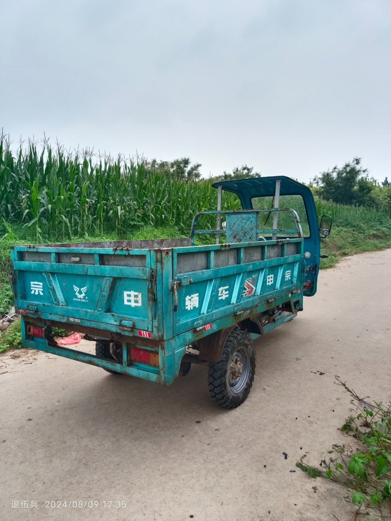 宗申电动自卸三轮车，买了两年，电瓶丢了，4200刚买的6块90斤水电瓶，1米35（第 7 张）