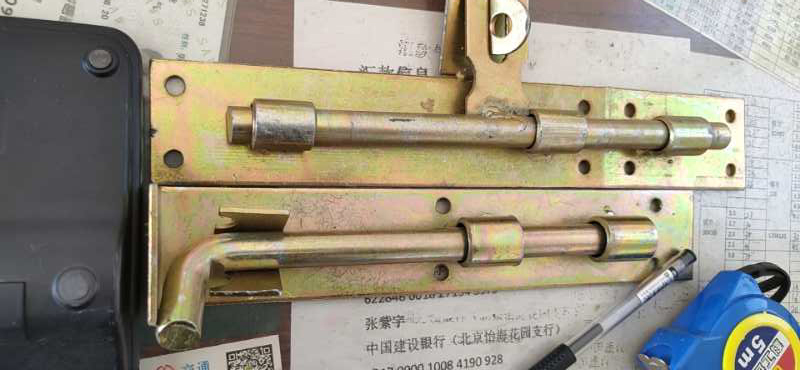 加工门轴 合页 
主营：专业生产合页、订做各种异型件 
地址：邯郸市永年区召（第 2 张）