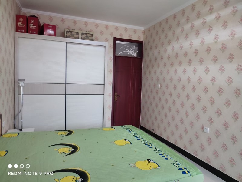 位于太极广场单元，100平，地暖，家电齐全，拎包入住，
临近南街小学，第一实验（第 7 张）