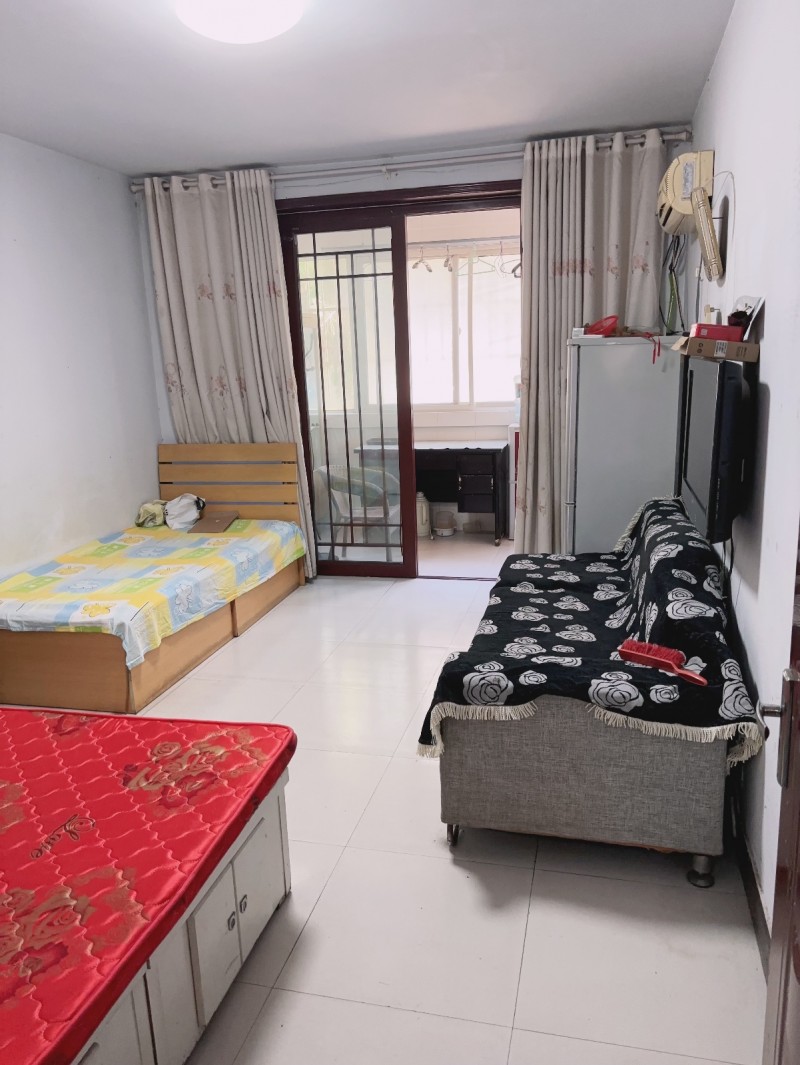 齿轮厂第一生活区北区，二实验小学，五实验中学区房，一楼一室一厅一卫一阳台，26万（第 2 张）