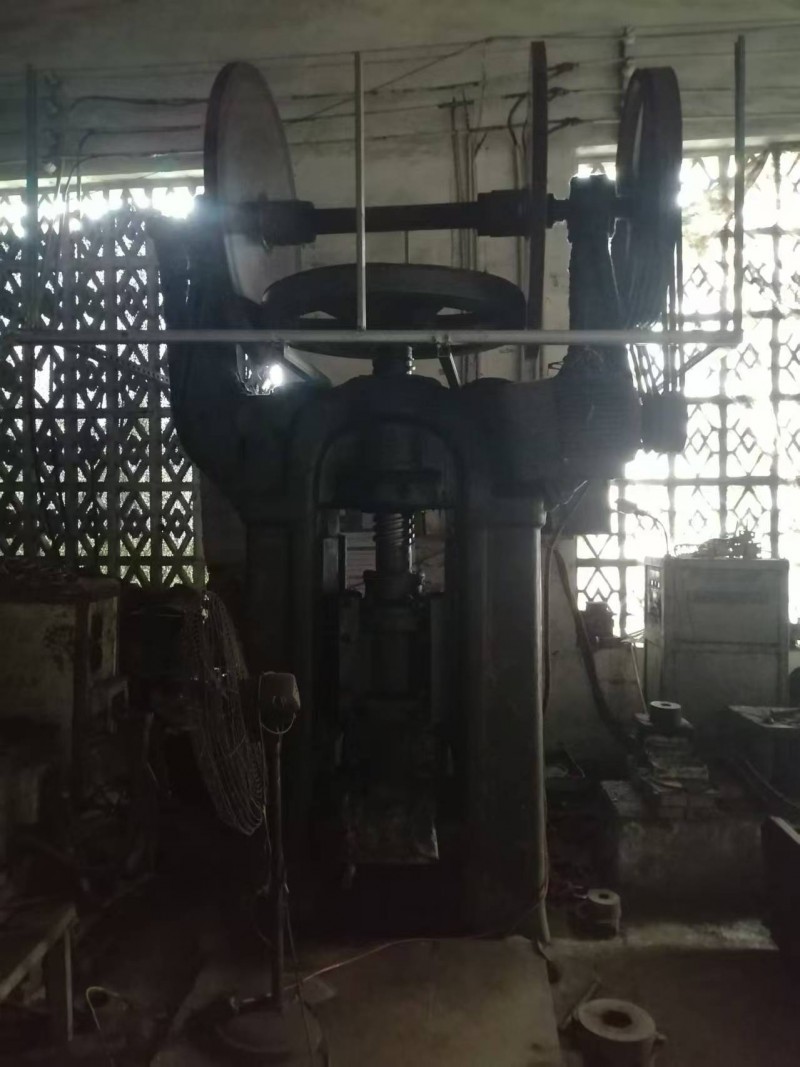 出售一台160摩擦压，一台125冲床，80和120高频炉各一台（第 4 张）