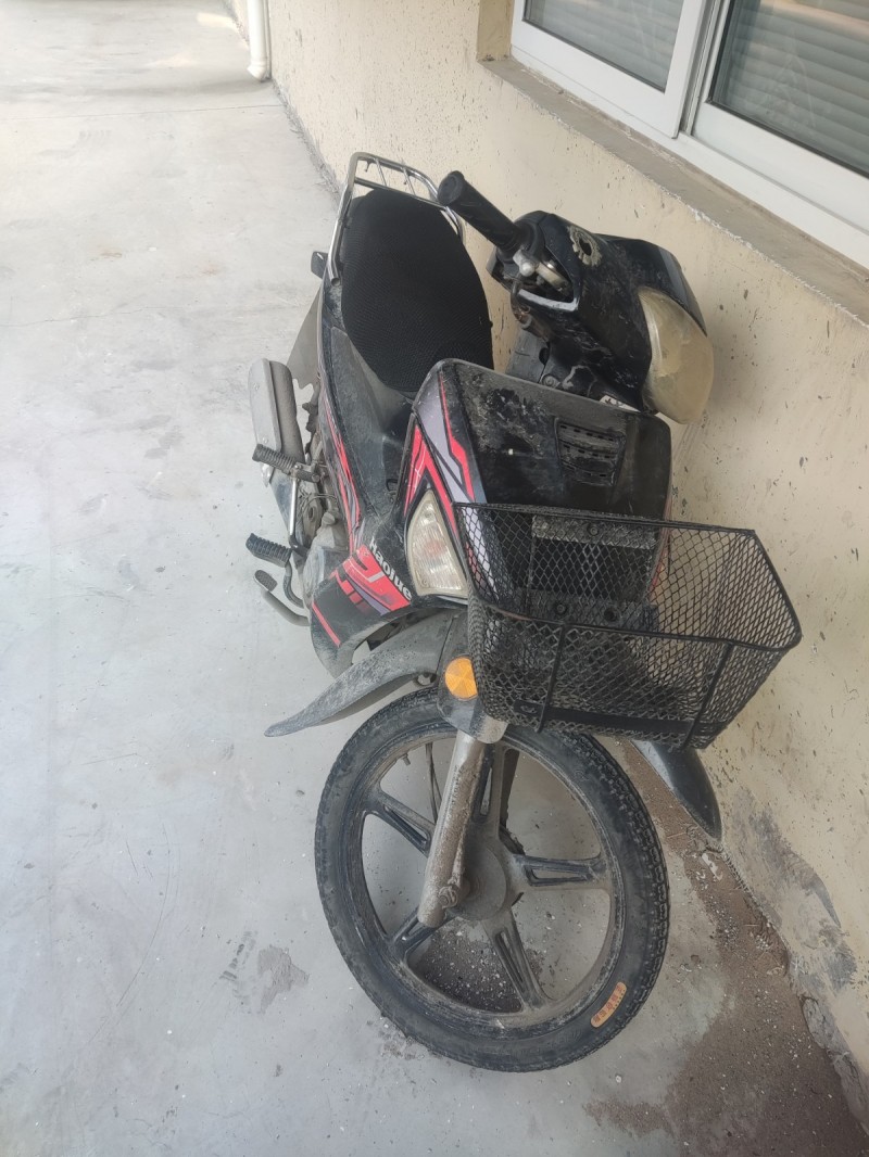 出售豪爵摩托车整车状况良好，就是现在不骑了，价格2千出，欢迎随时看车。有想骑豪爵（第 2 张）