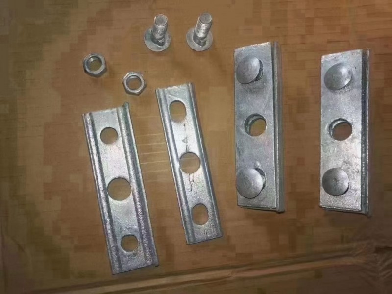 本公司专业生产：电缆挂钩，单双槽夹板，拉线抱箍，单吊线抱箍，双掉线抱箍，热镀锌钢（第 4 张）