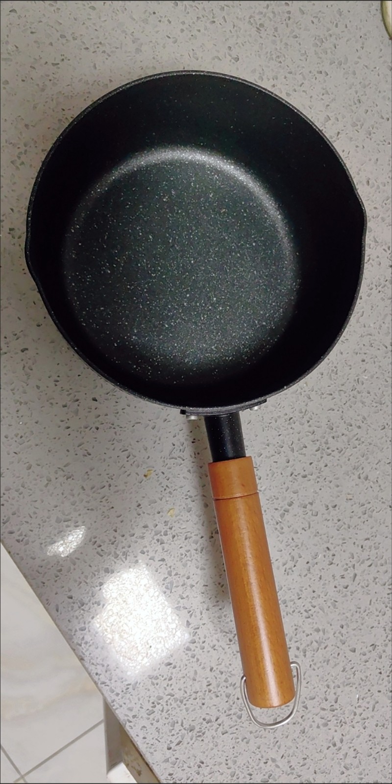 六眼灶9成新，另有餐具，肉蟹煲酒精锅，出餐宝需要的联系（第 4 张）