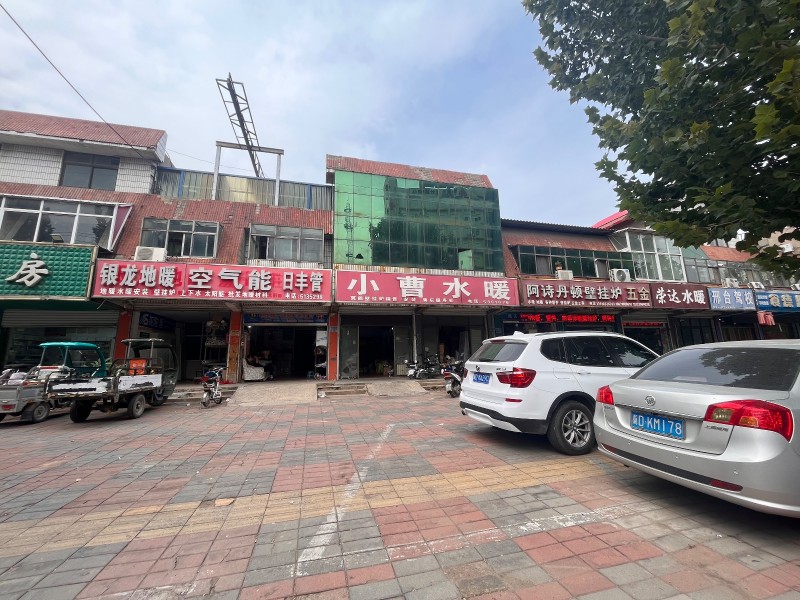 太极广场北行路西，临街门市189万上下三层，占地120平，有意联系（第 1 张）