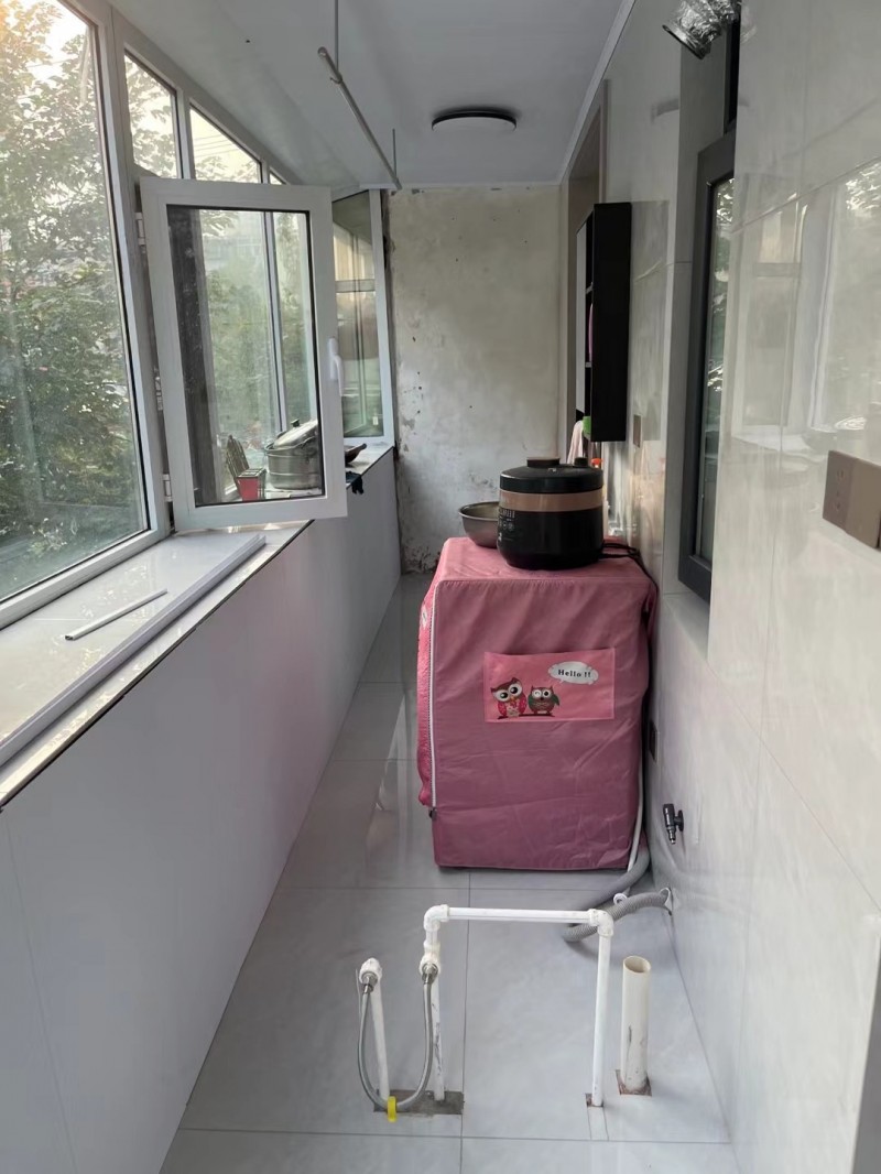本人房子急售便宜卖了～学区房，学区房
位于市中心的学区房，邻近中华大街，人民路（第 3 张）