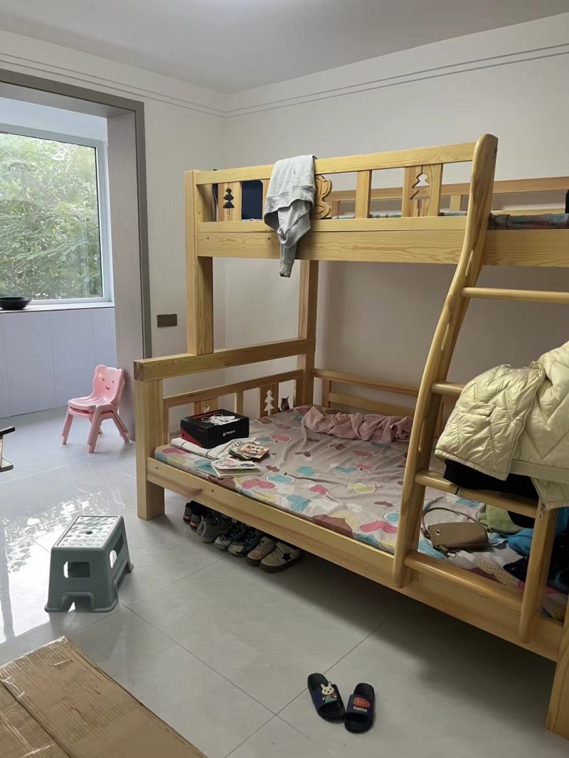 本人房子急售便宜卖了～学区房，学区房
位于市中心的学区房，邻近中华大街，人民路（第 5 张）