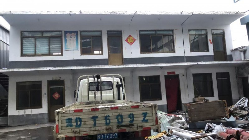 出售水泥房8间，价格美丽
地址：张虎庄村（第 1 张）