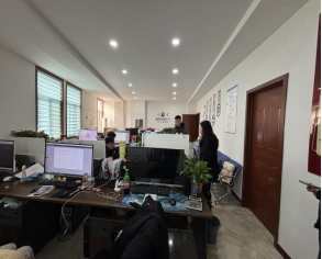 因门市搬迁！产业城西区4-24转租！地段紧邻四号门路口，独立办公室三层楼出租！价（第 2 张）