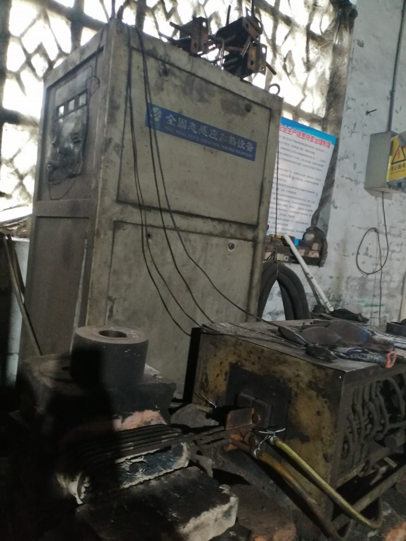 出售两台数控，一台抛瓦机，一台160摩擦压，一台125冲床，一台滚丝机一台125（第 1 张）