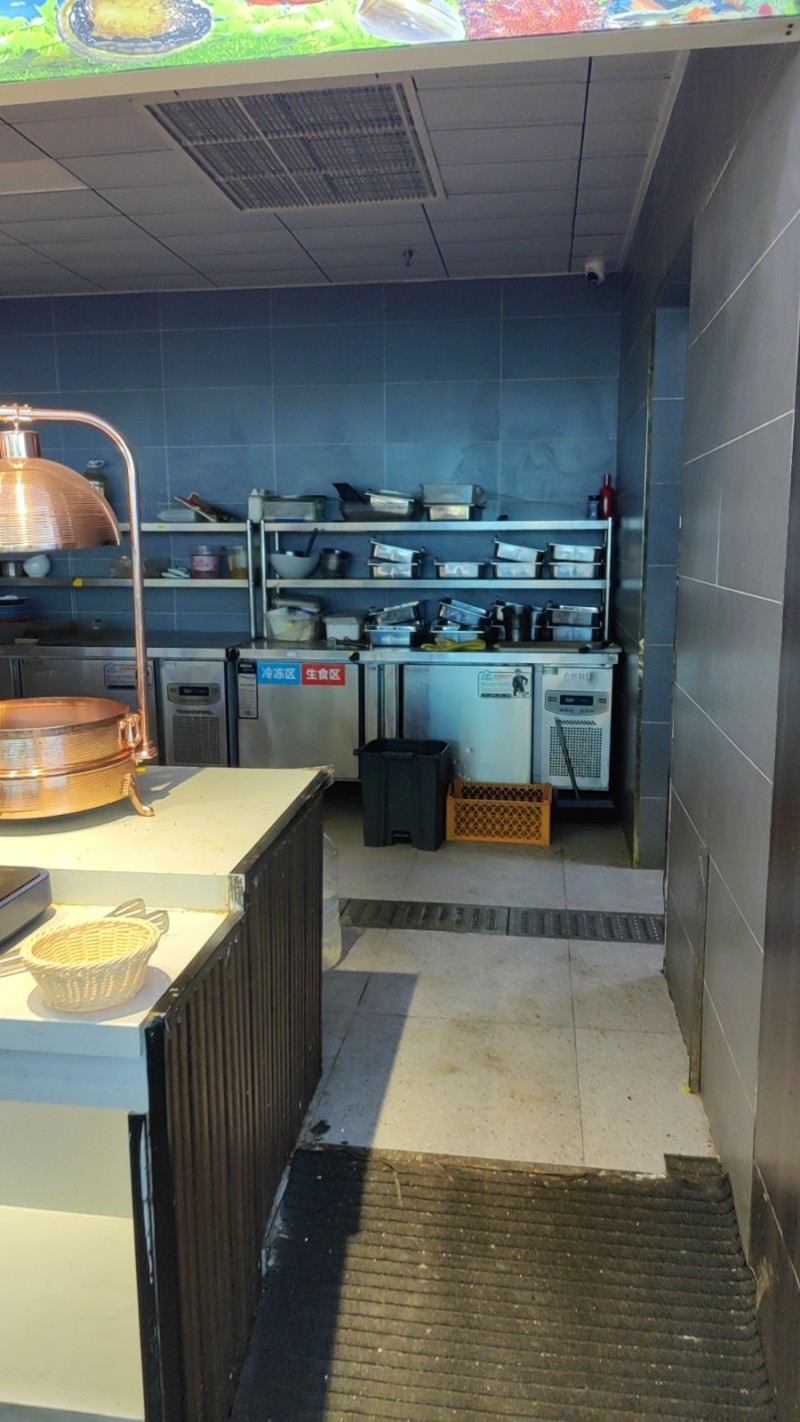 "永年大型自助餐"装修精美，现诚意转让。本店位于繁华地段，客流量大，设施齐全，接（第 9 张）
