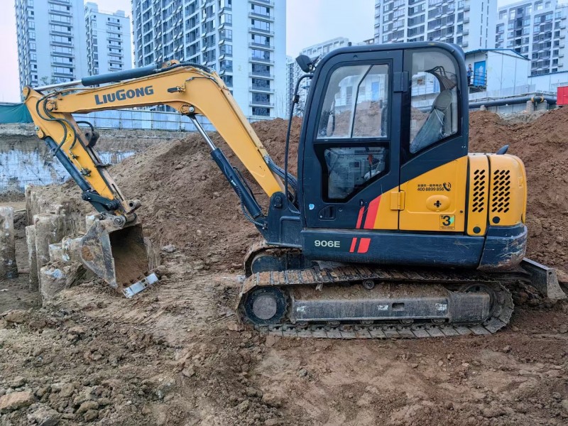 出租挖掘机破碎锤承接挖沟拆房售土排废排建筑垃圾破碎路面场地平整挖基础回填等（第 3 张）