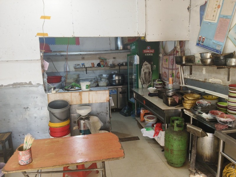 因个人原因东召庄信用社对面对面早餐店转让，面积50平（第 1 张）