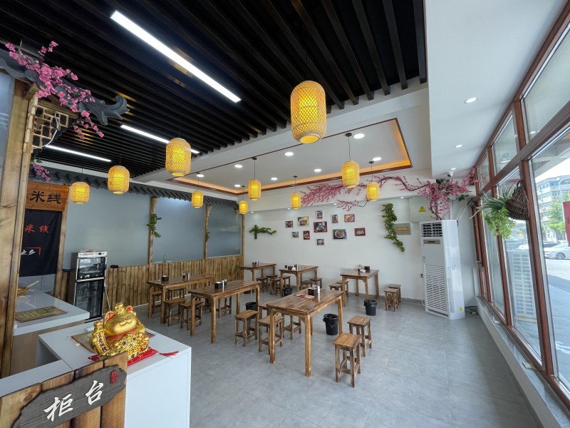 因个人原因，现将小店忍痛转让，地理位置优越，接手即可营业，蒙各位新老顾客厚爱，转（第 1 张）