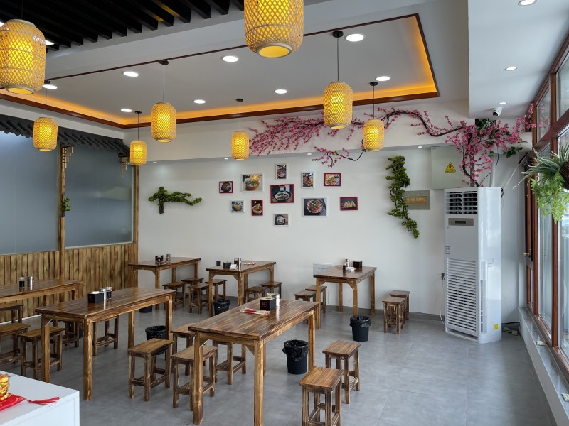 因个人原因，现将小店忍痛转让，地理位置优越，接手即可营业，蒙各位新老顾客厚爱，转（第 2 张）