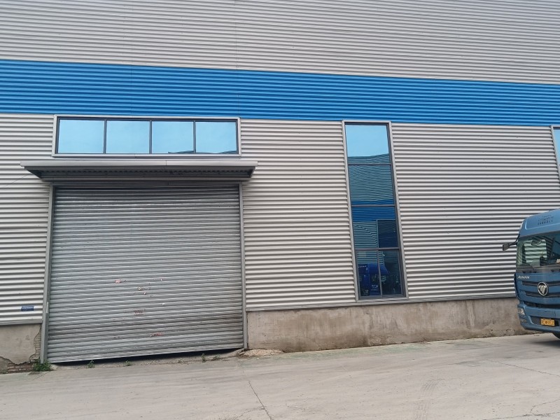 出租厂房刘营中美大加油站南行500米路东
独立天吊 独立门省环平冷镦机热打都可（第 2 张）