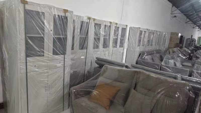 利金办公专业定做校具，办公家具，一个也是批发价格…可来样定做
另赔钱处理一批办（第 2 张）