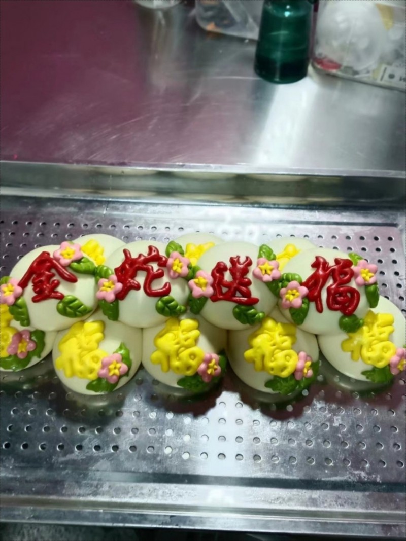 想订过年，花馍的，有三款，提前下单，缴定金，半价（第 3 张）