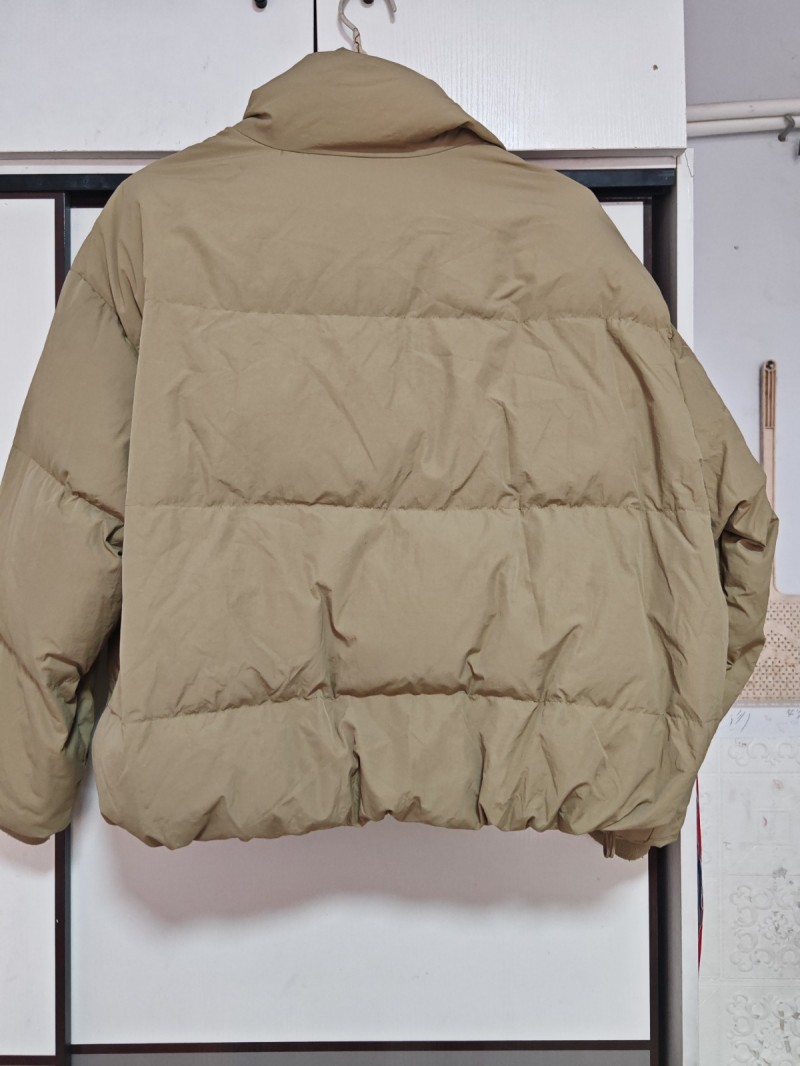 两件羽绒服九五新一件60元两件100元，质量特别厚，胖瘦都能穿（第 2 张）