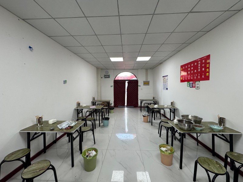 转租新装修的早餐店
位于贸易街西大北城佳苑小区门口，面积48平
地理位置优越（第 3 张）