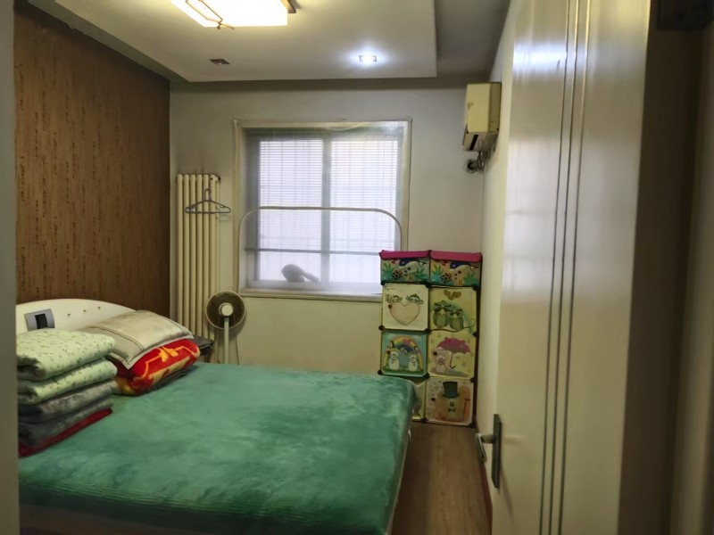 大唐西侧，天俊一号院对门，冷冻厂家属院，无公摊122平，带公摊142平，南楼三单（第 2 张）