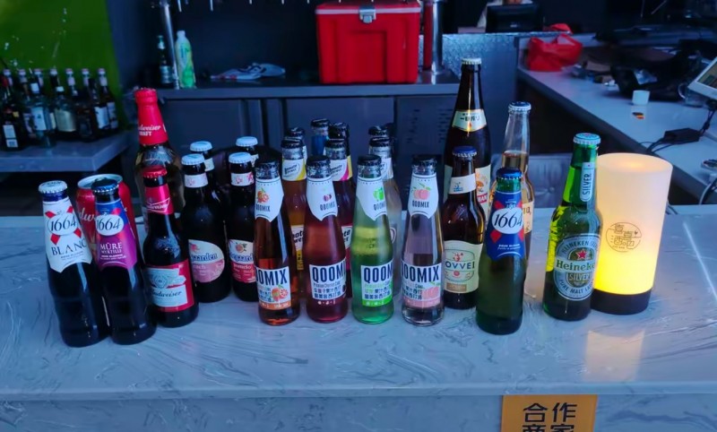 永年新世纪七楼喜喜酒吧转让
由于本人特殊原因精力有限不得不将本店转让，本店地理（第 7 张）