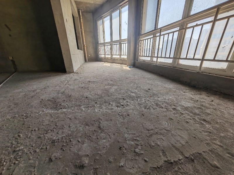 出售海城国际毛坯房，四室两厅两卫180平，带车库地下室120万，经典户型好楼层好（第 2 张）