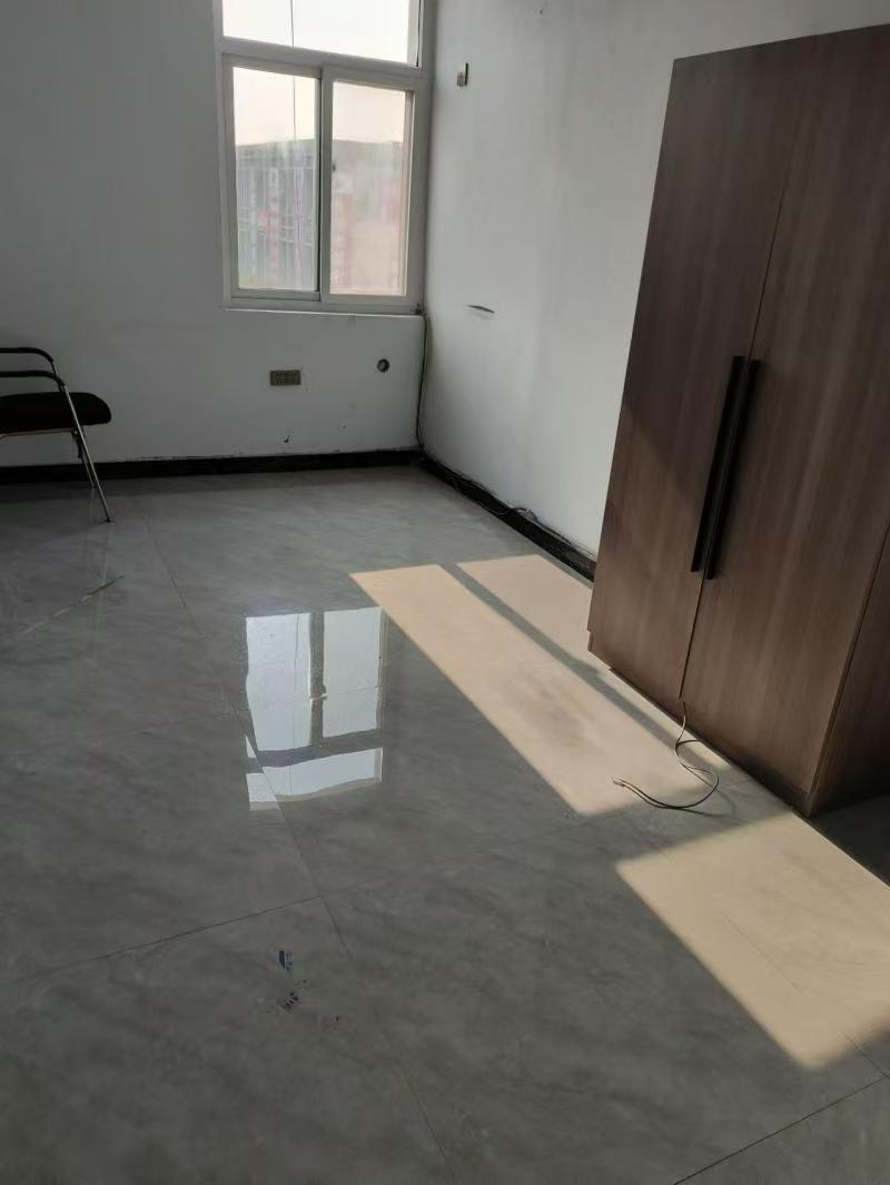 永年河北铺产业城门市出租，西区14-22。面积150平方，四层楼，阳光通透。临街（第 3 张）