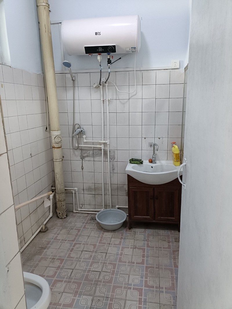 政府街老武装部商住楼，80平，二室一厅一卫，底层带放电车杂物间。永年区应急管理局（第 5 张）
