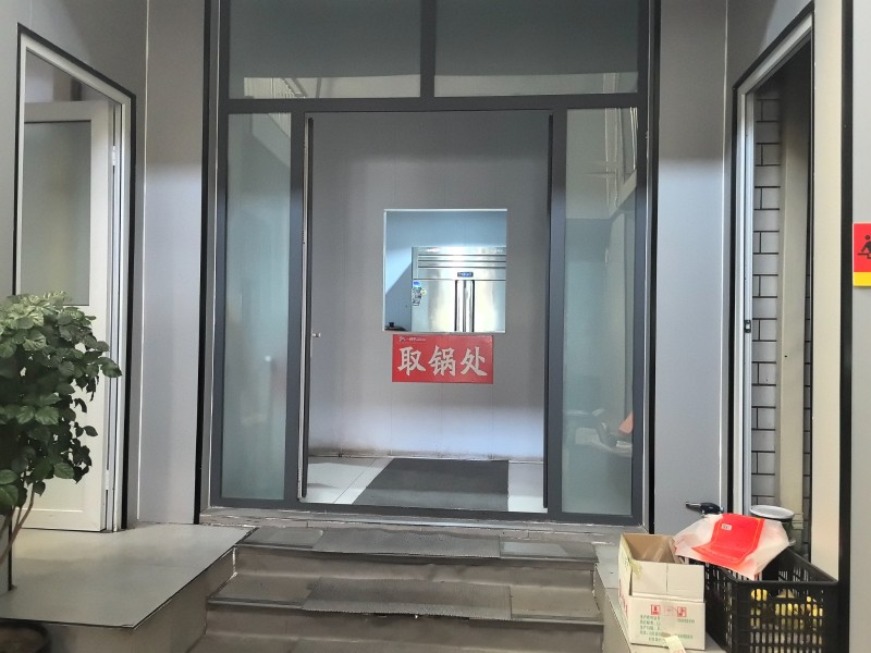 旺铺转让，一锅享小火锅，同事聚餐，同学聚会，同时可容纳百人就餐，厨具齐全，当天过（第 5 张）