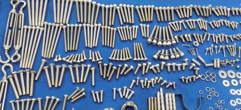 大成实业标准件
光伏系列产品：304不锈钢内外六角
不锈钢u型丝，支持定做（第 2 张）