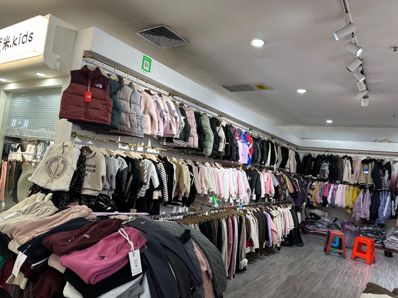 转让永年百货大楼童装店铺地理位置优越
诚心者来（第 2 张）
