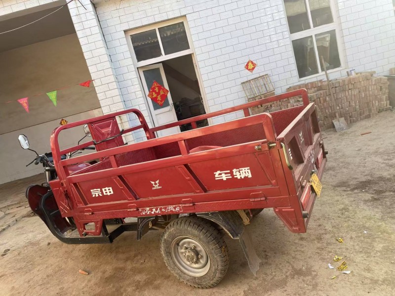 宗申摩托车，水冷循环，电喷打火，跑了2000公里，9999元出售，包过户（第 1 张）