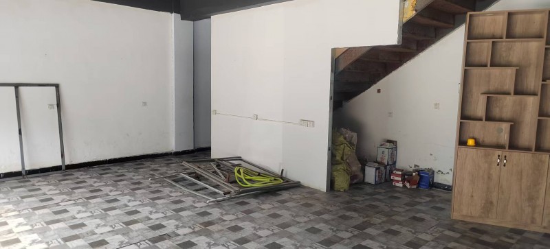 门市出租，租金面议，水电齐全
地址：永年区梦湖新城（第 4 张）