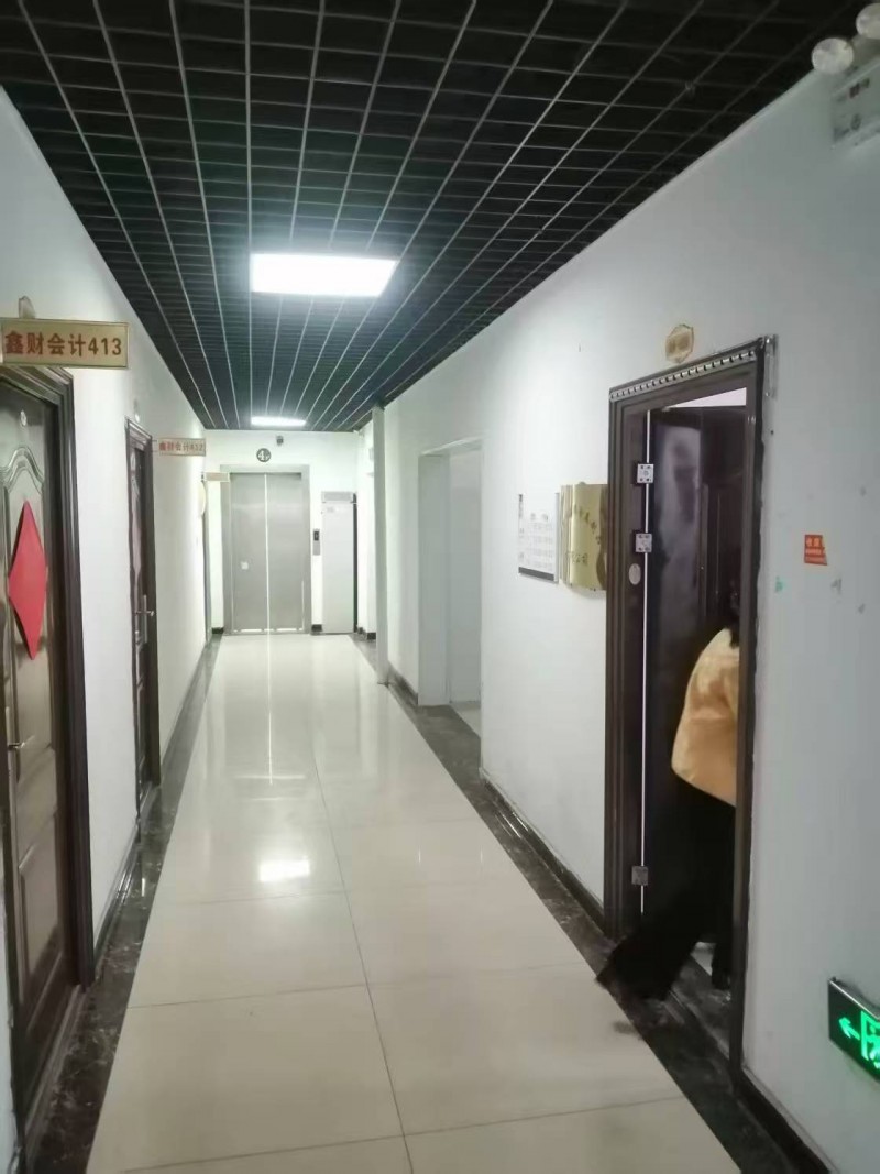 产业城A6，2号门4楼办公楼一间60平米出租，交通便利，水电齐全，行业不限（第 1 张）