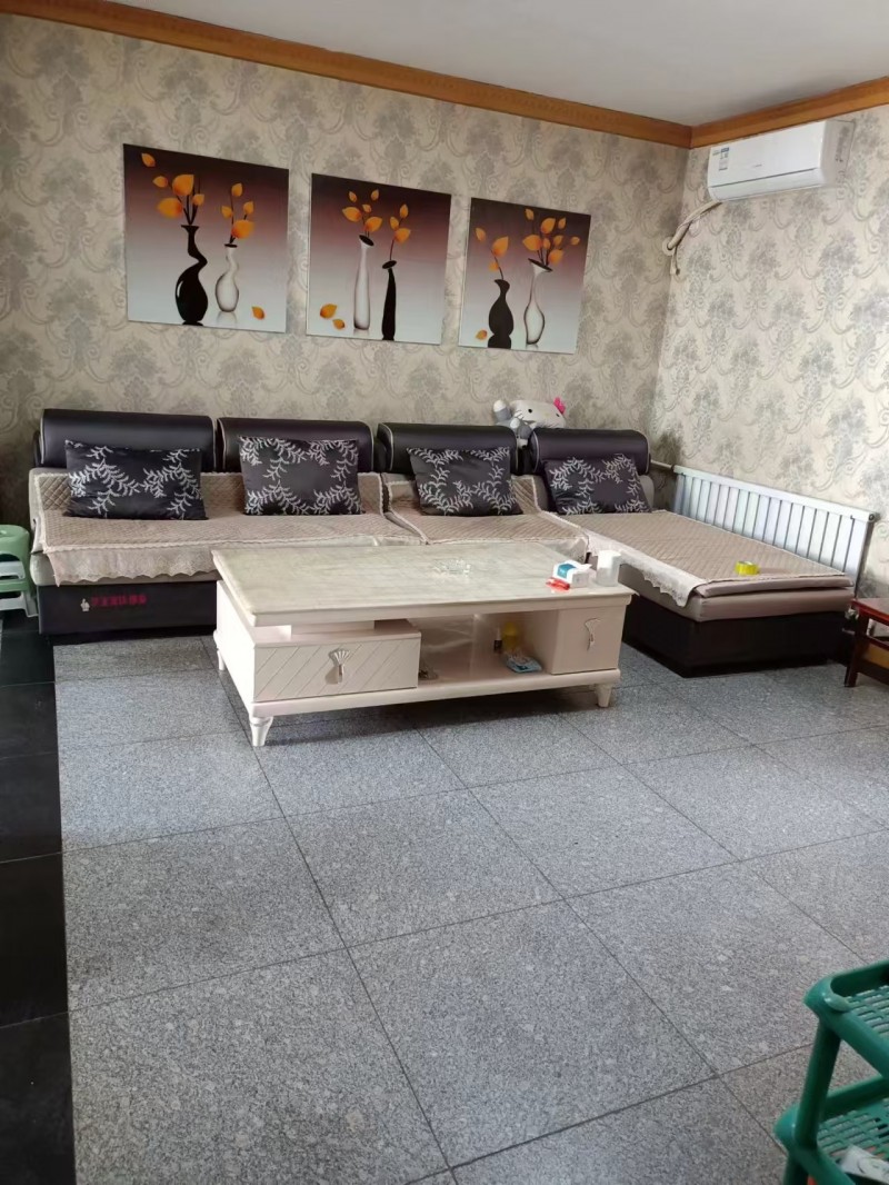 出售：永年区药材公司家属楼六单元五楼东户，实验双学区，领包入住，带小房，地理位置（第 1 张）