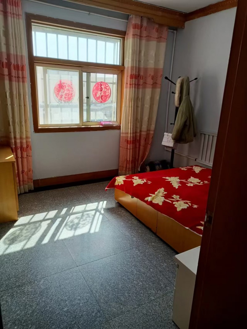 出售：永年区药材公司家属楼六单元五楼东户，实验双学区，领包入住，带小房，地理位置（第 2 张）