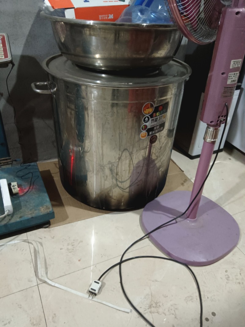卤肉家具冷冻冷藏长1.73米宽650㎝翅片桶60㎝双灶火有需要联系（第 1 张）