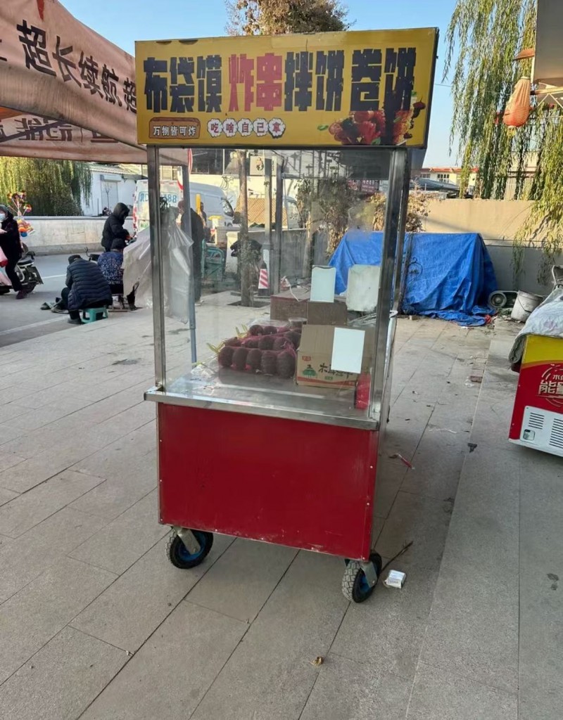 纯不锈钢面板的架子。底下有置物架。长1.8米，宽0.85米，高2米，操作台离地面（第 3 张）