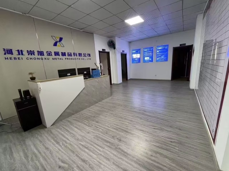 由于公司扩建，现转租位于居民楼里的办公室，办公室位于和鑫园三号楼4层，周边交通发（第 1 张）
