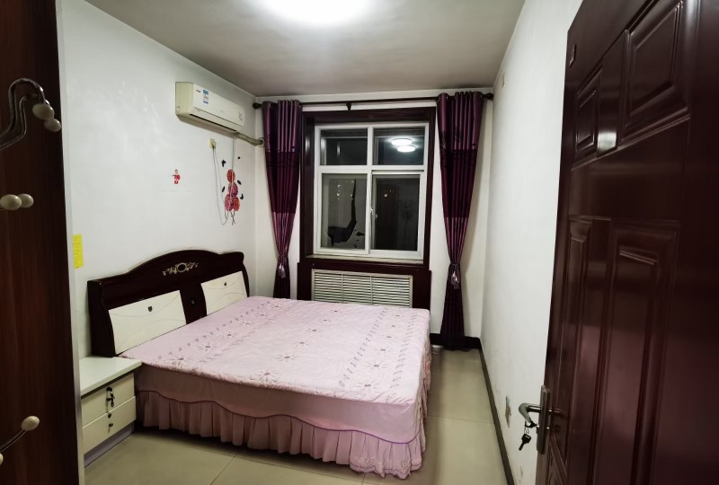 苗庄新村，二实验，五实验学区房，三室两厅一厨一卫，精装修，家具家电水电燃气齐全，（第 4 张）